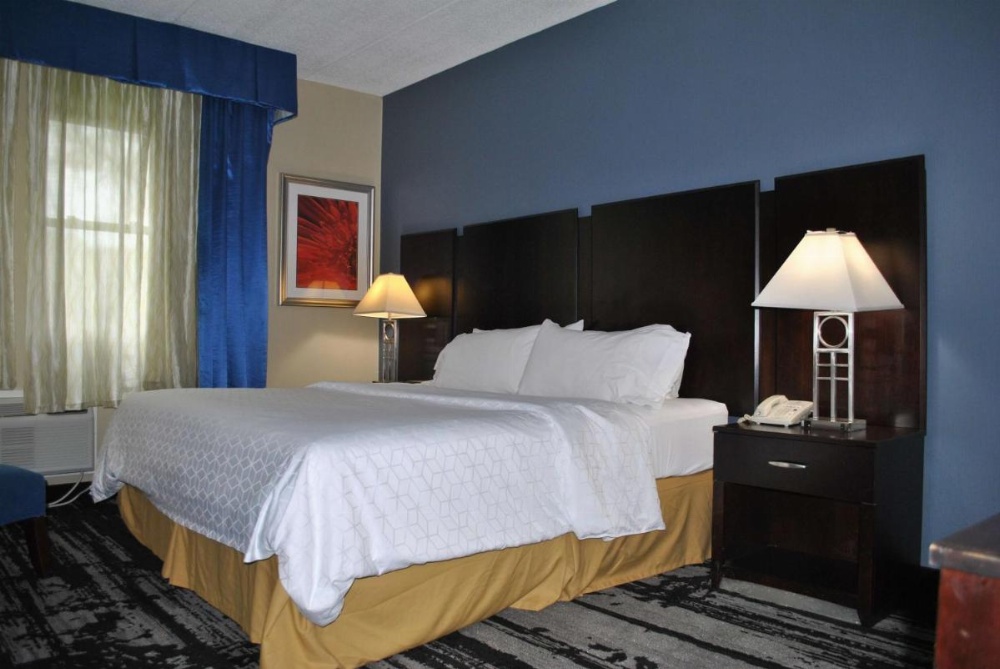 King Room with Sofa Bed